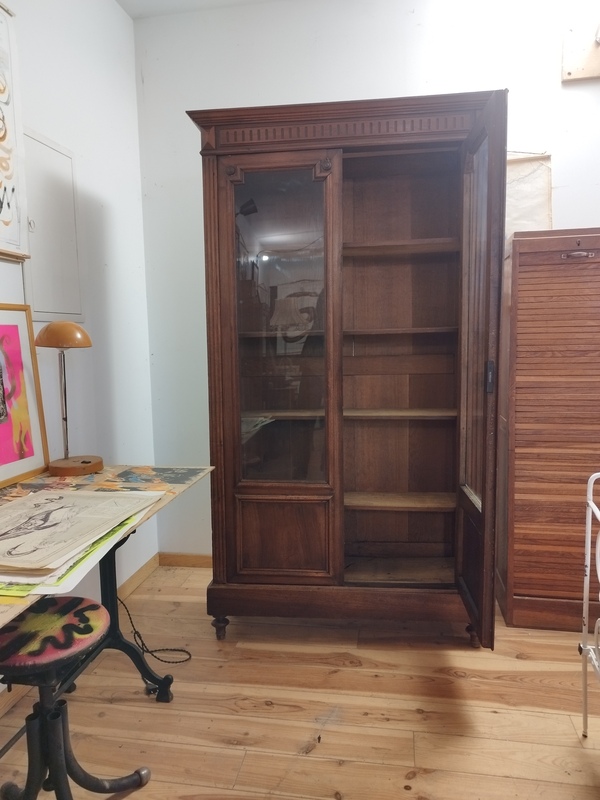 Large 20th century window display 