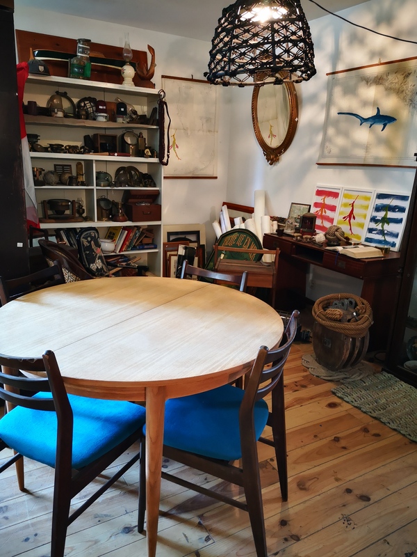 Table ronde en bois années 60
