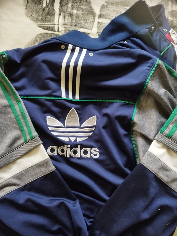 Adidas classic 