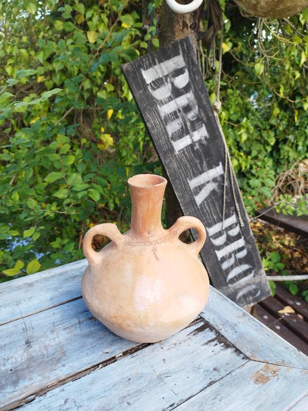 Amphora-shaped vase