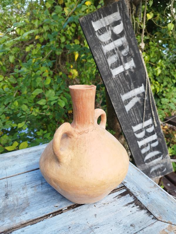 Amphora-shaped vase