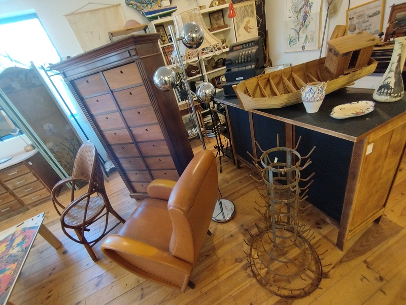 Old 20th century bottle drainer 