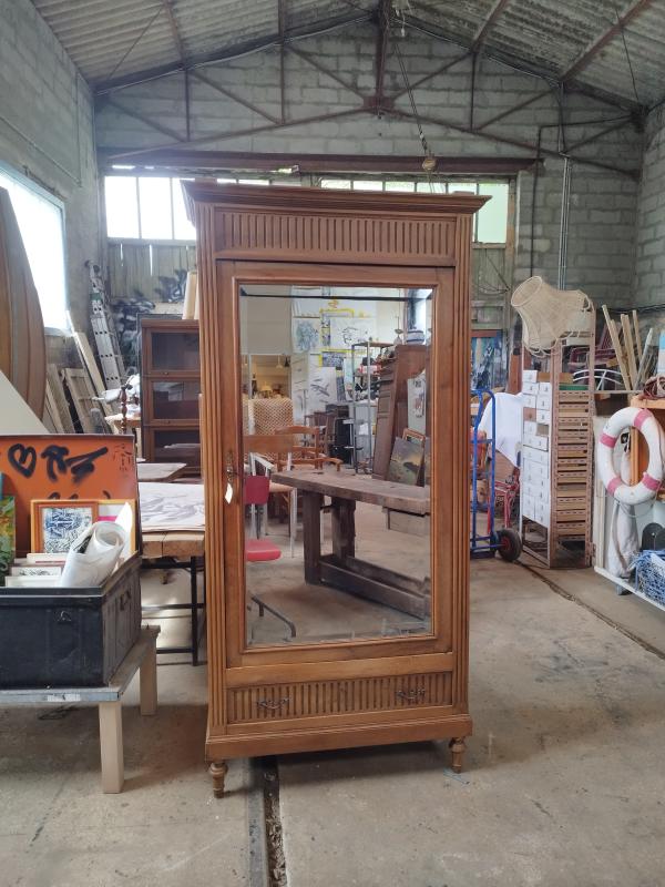Wardrobe with mirror