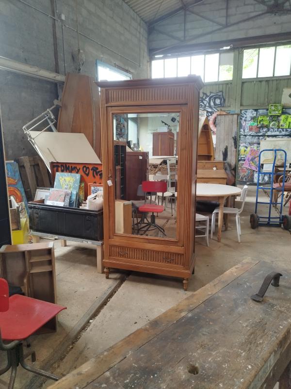 Wardrobe with mirror