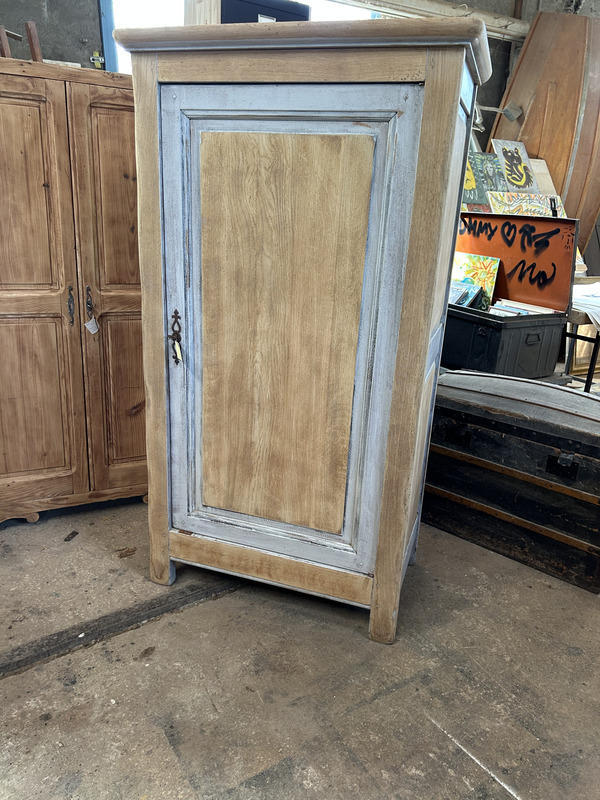 Vintage wardrobe revamped