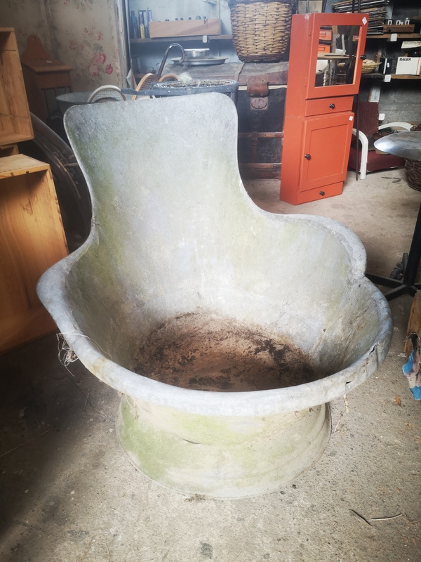 Zinc bathtub for children