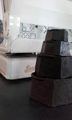 Butcher's scale and weight