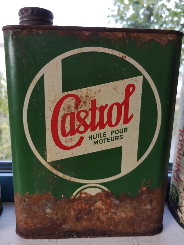 Old oil cans
