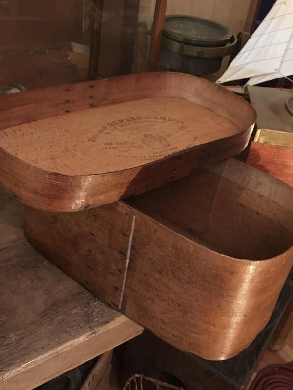 Dandoy Brussels biscuit cookie box