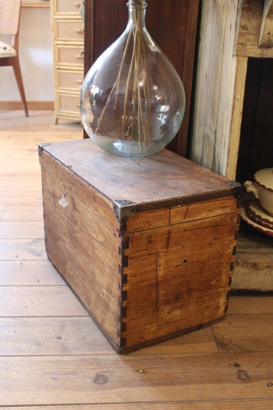 Wooden box 