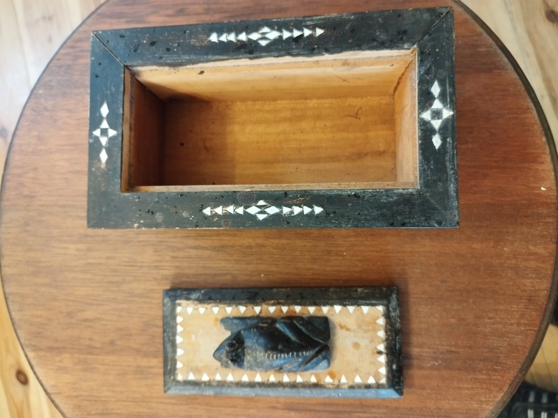 Wooden and mother-of-pearl box 