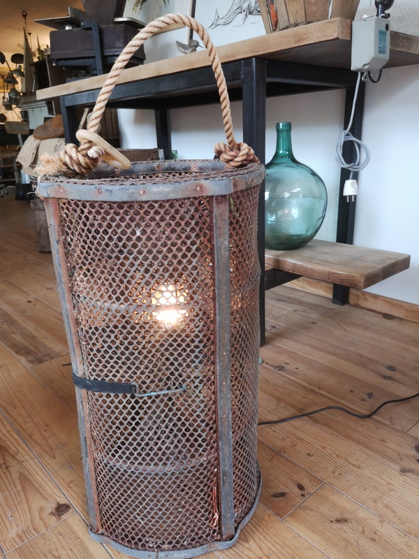 Bourne eel portable lamp