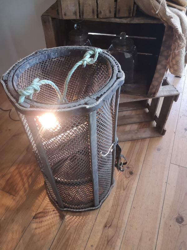 Bourne eel portable lamp