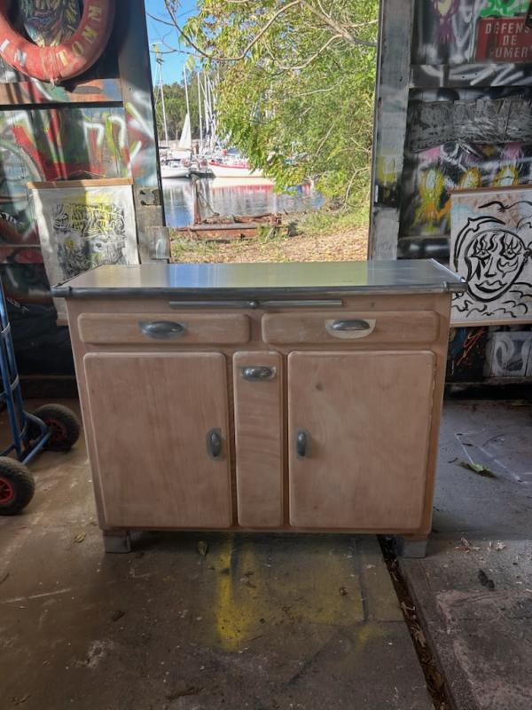 Mado buffet in raw wood and aluminum 