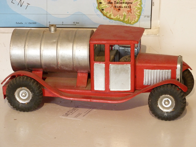 Metal fire truck