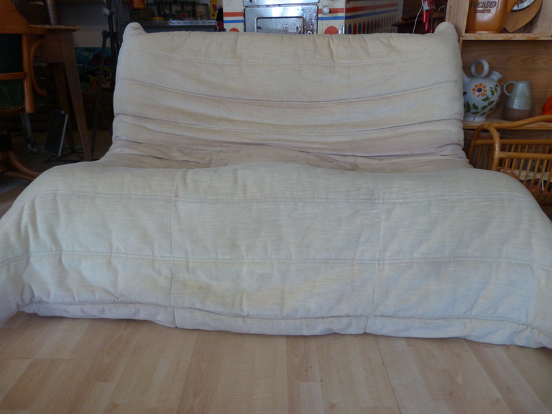 TBE TOGO two-seater sofa roset line