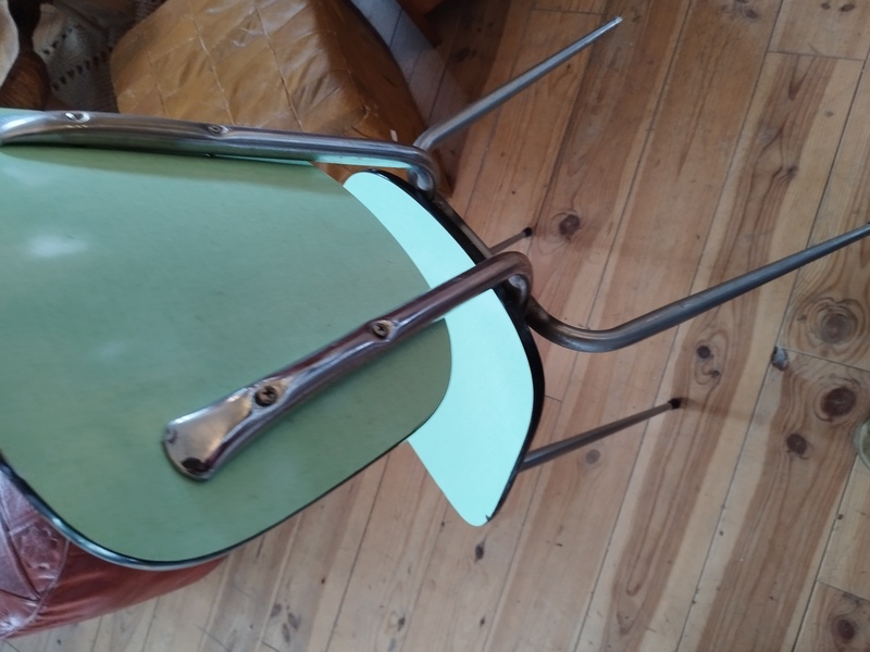 Water green formica chair