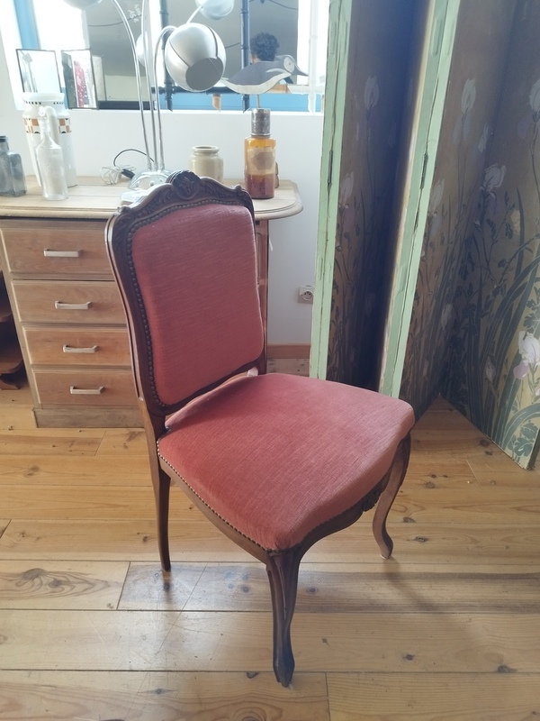 Pink velvet chair