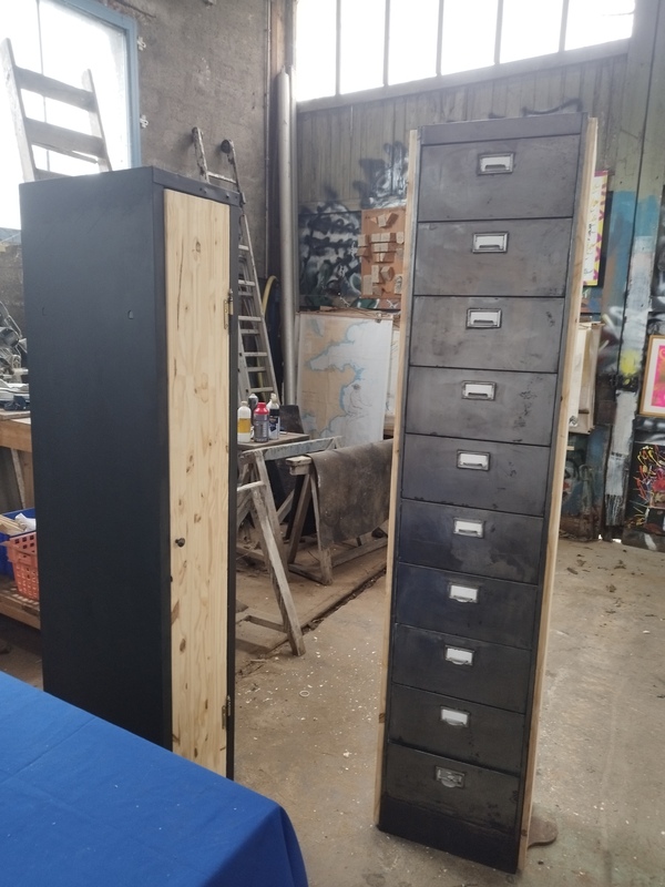 Ten-flap metal filing cabinet 