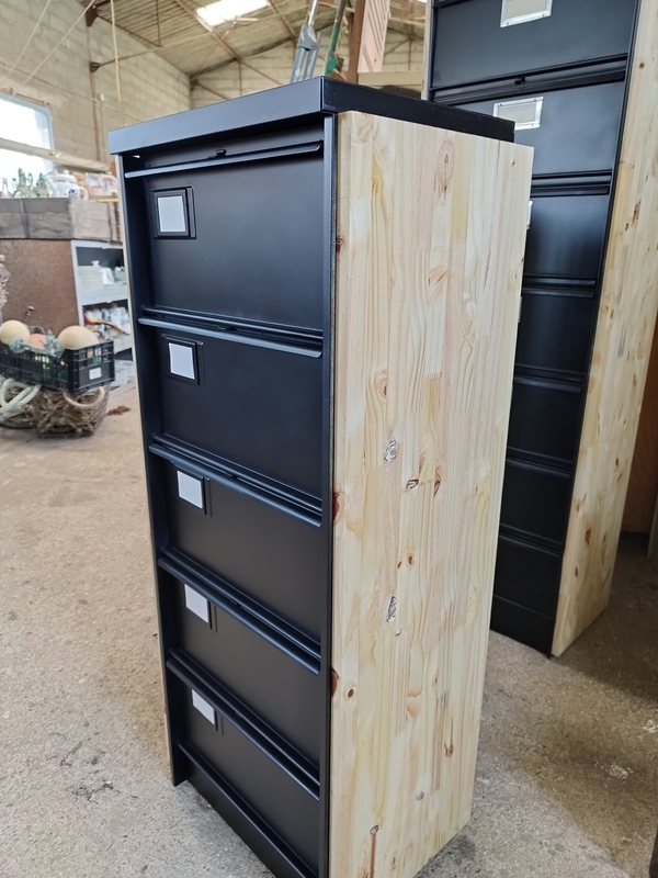 Industrial valve column