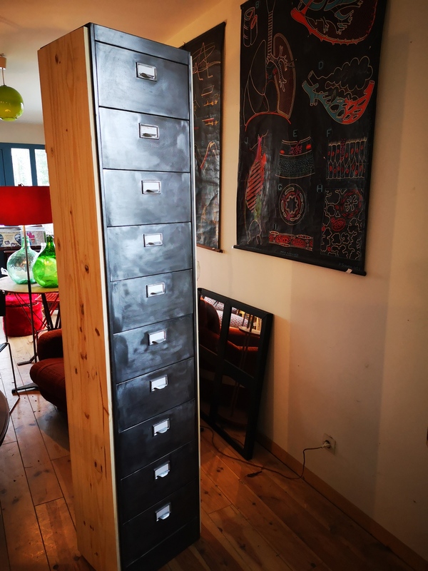 Metal and wood valve column