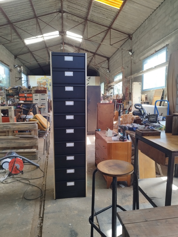 Column ten metal flaps