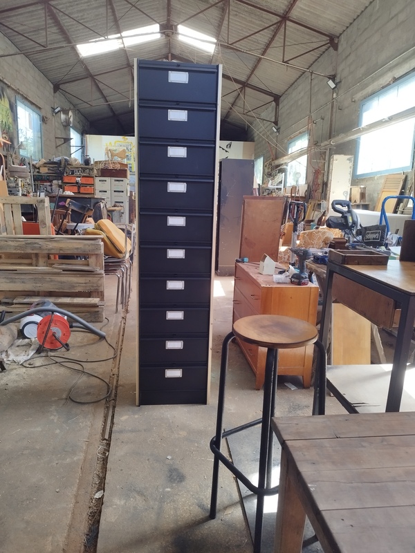 Column ten metal flaps