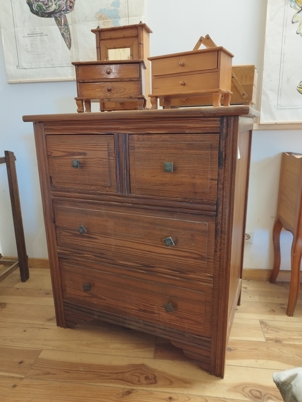 1950 chest of drawers