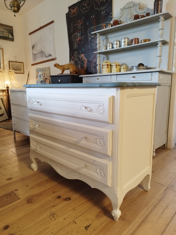 Old chest of drawers