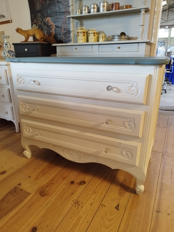 Old chest of drawers