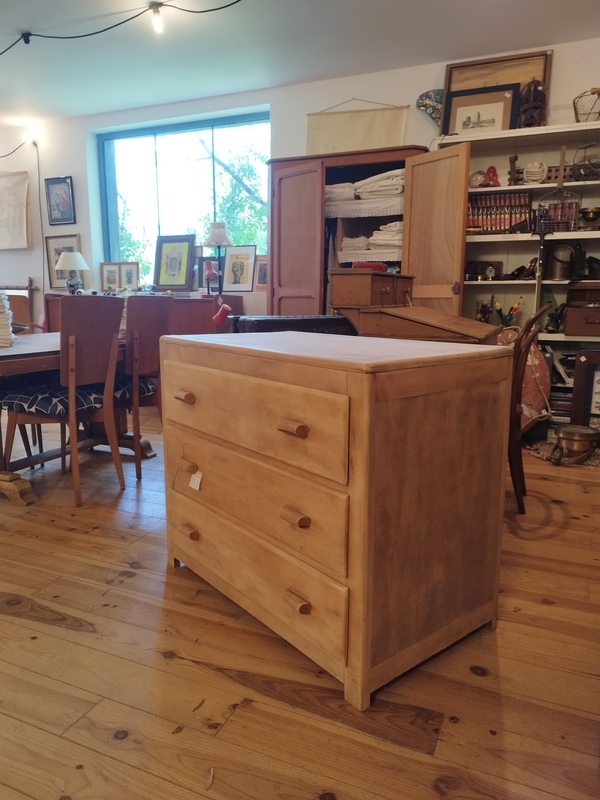 antique chest of drawers 