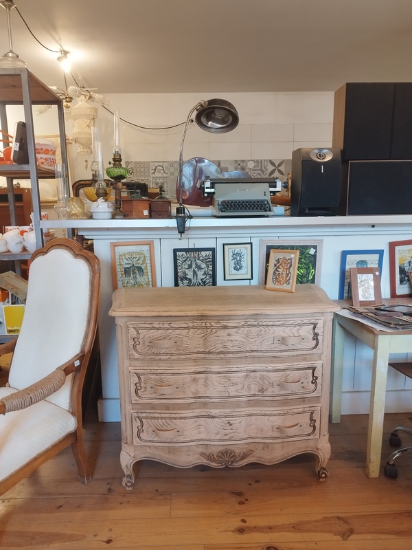 20th century antique chest of drawers, refurbished