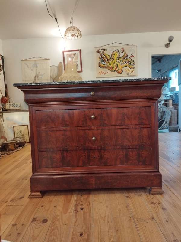 Louis Philippe Mahogany Chest of Drawers