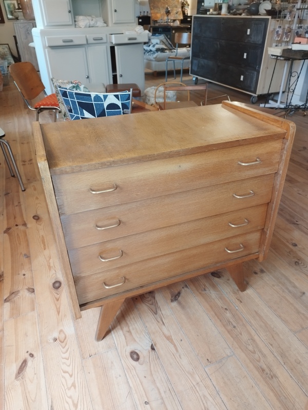 Vintage chest of drawers 