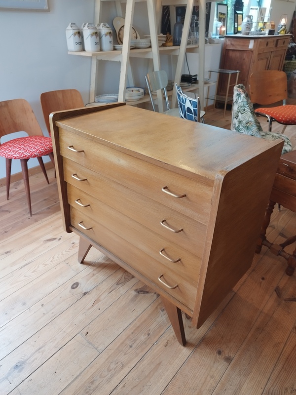 Vintage chest of drawers 