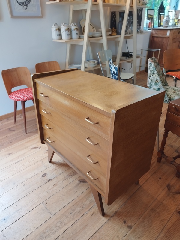 Vintage chest of drawers 