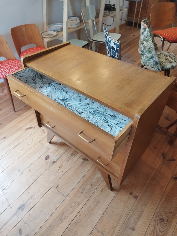 Vintage chest of drawers 