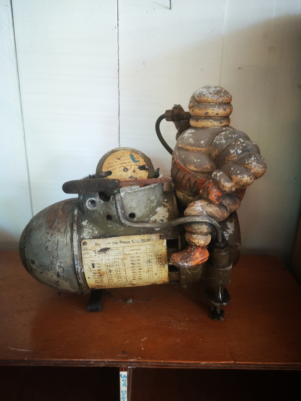 Michelin compressor from the 30s orange