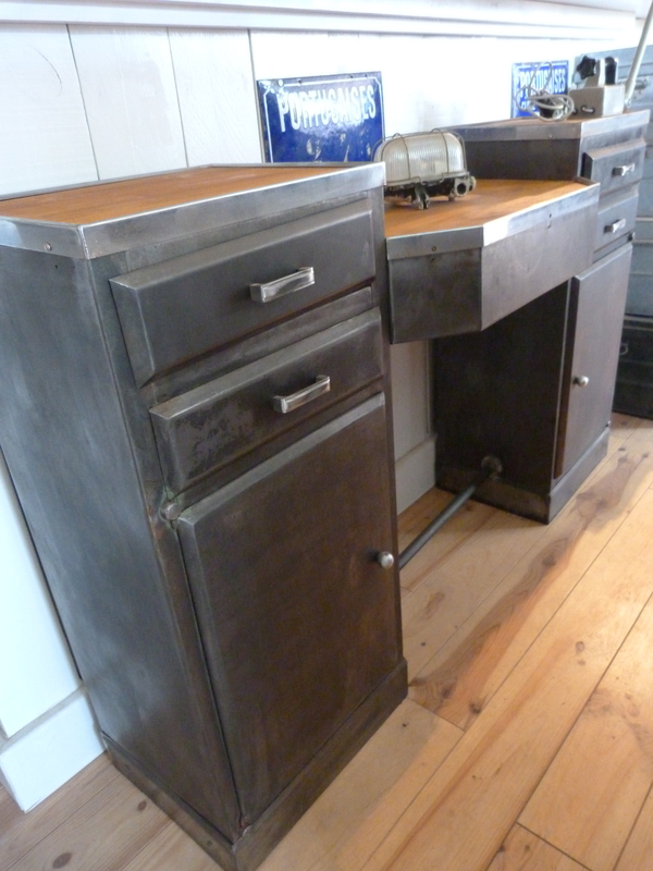 Metal and wood counter