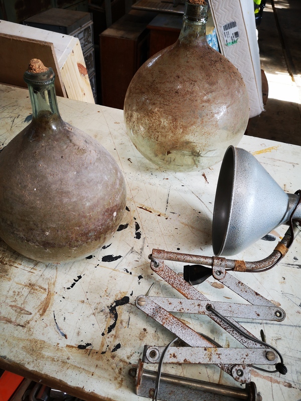 Lot of 2 lady jeanne