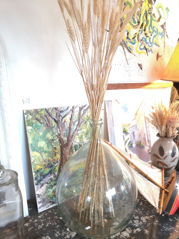 Dame Jeanne and wheat