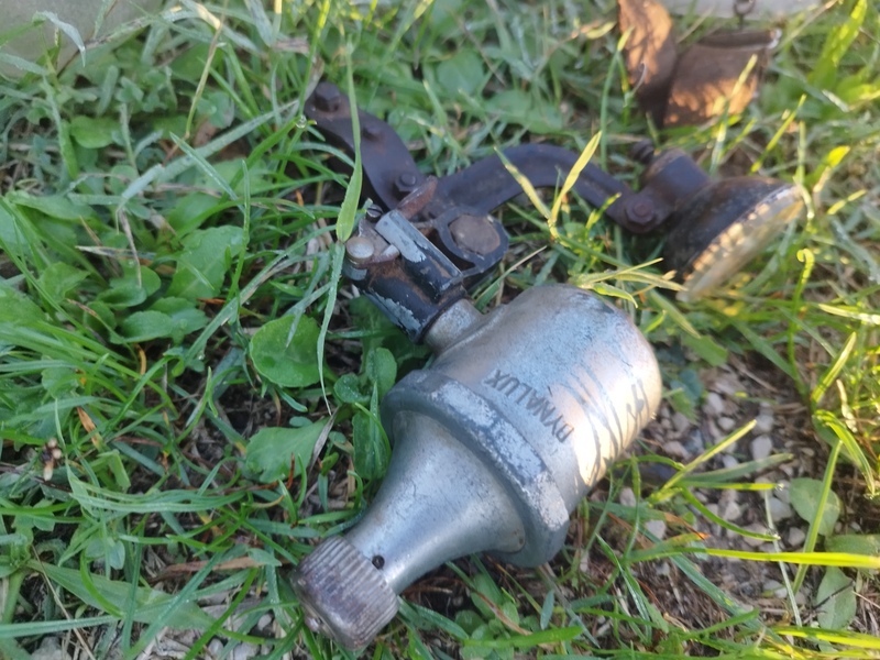 Bicycle headlight dynamo