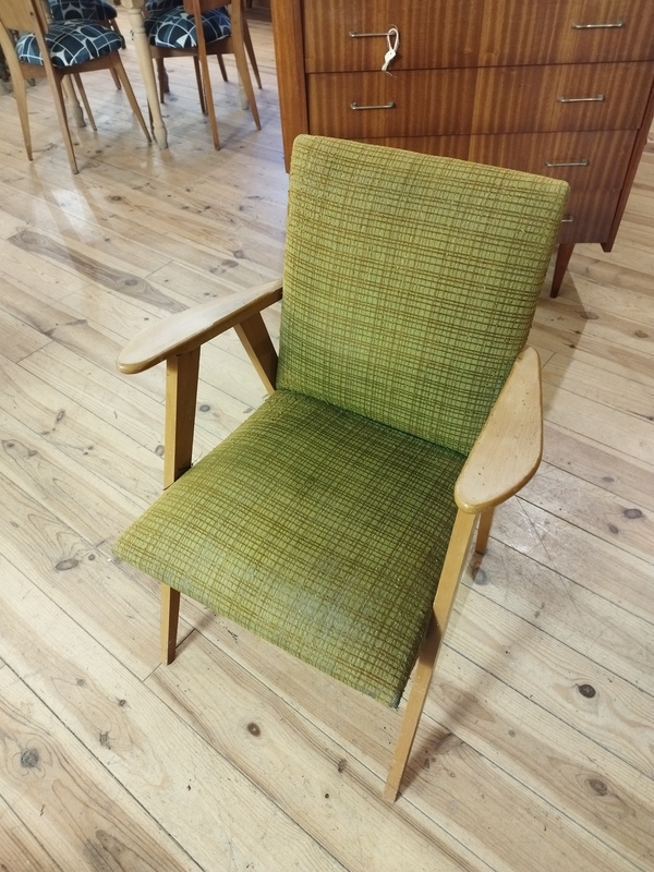 Green bridge chair
