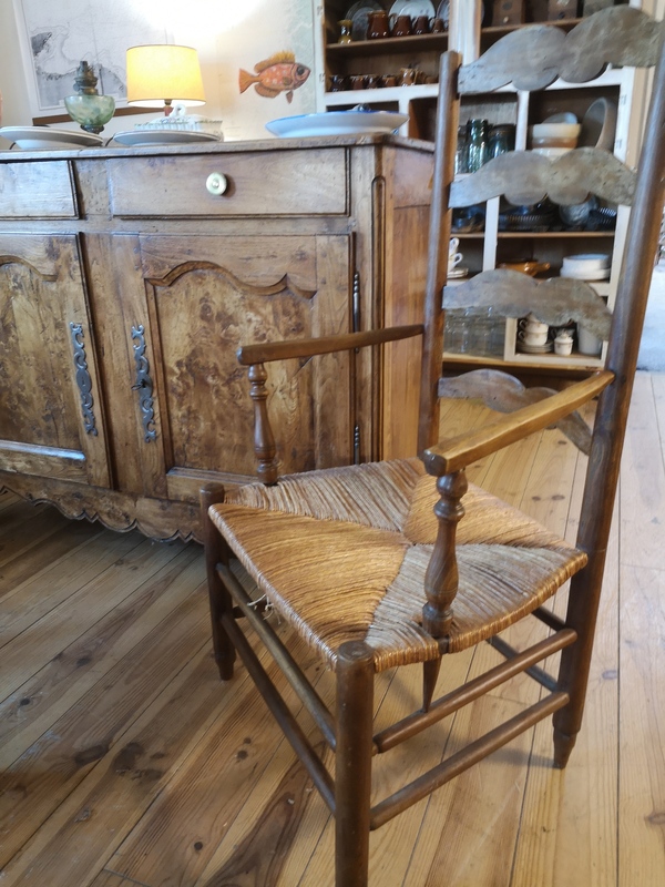 Straw armchair high back