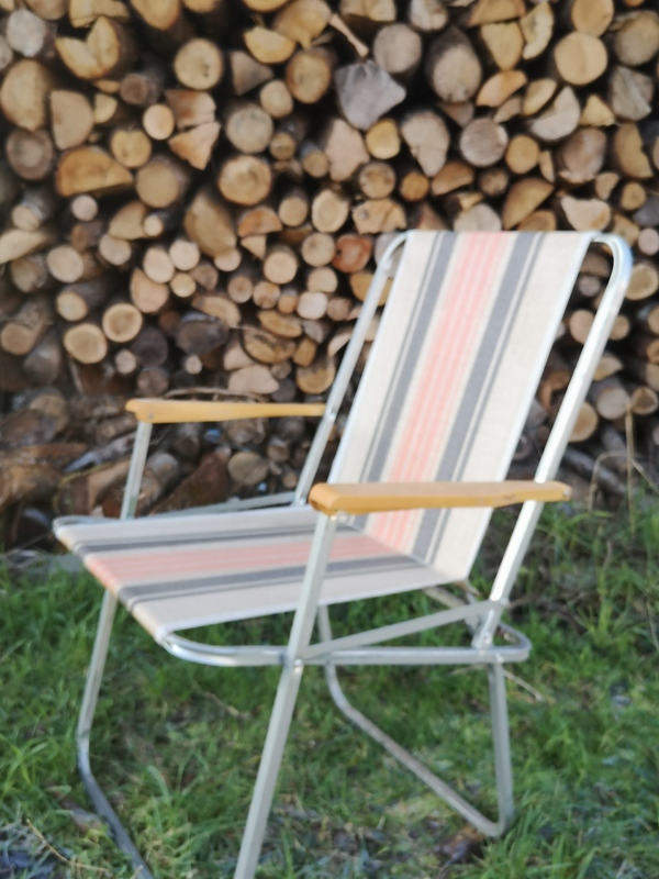 Folding aluminum armchair