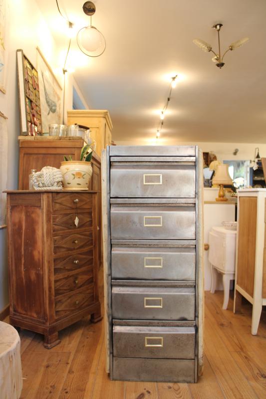 Meuble cinq clapets 