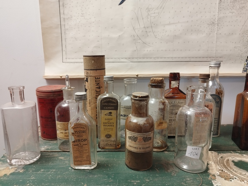Apothecary pharmacy bottle