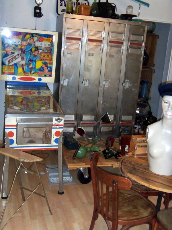 Gottlieb Mayfair pinball machine