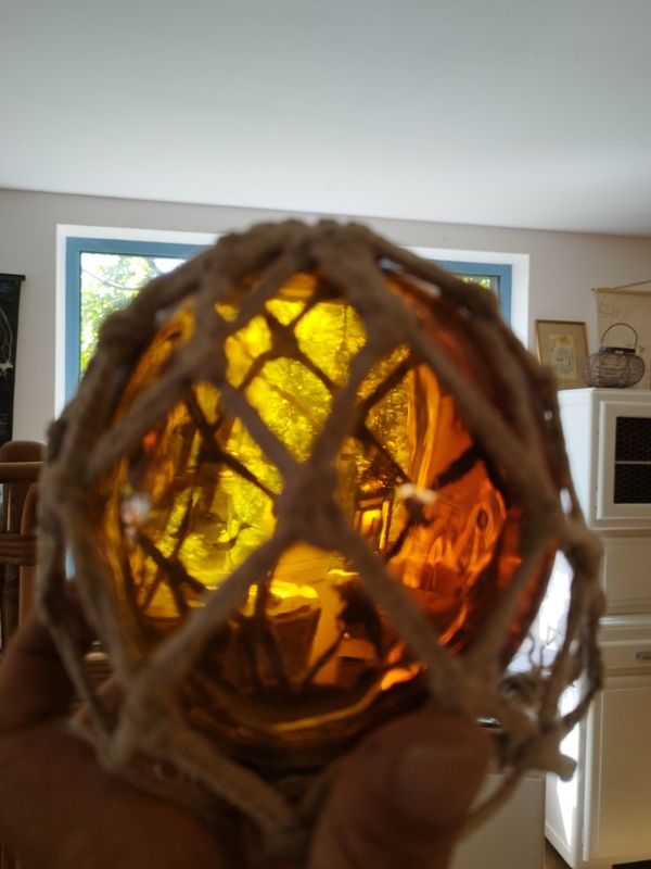 Amber glass float