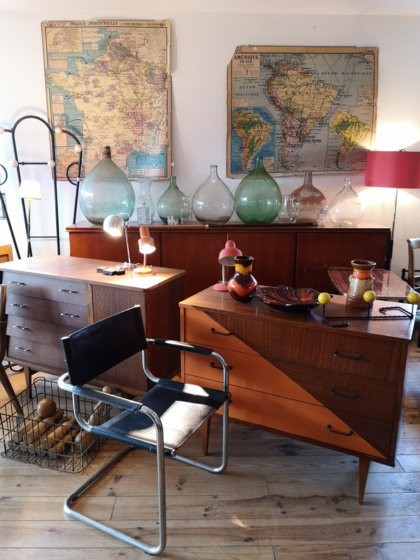 Lot de mobilier et déco années 60 